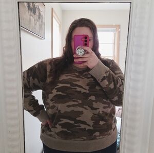 Universal Thread Olive Camouflage Top